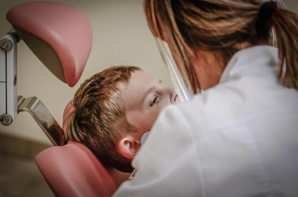 Dentysta dziecięcy w Poznaniu — ceny i kompleksowa opieka stomatologiczna